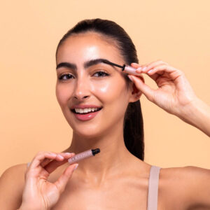 TOK Beauty Brow Gel (shade Dark Brown) is an easy to use brow gel that enhances and defines brows.