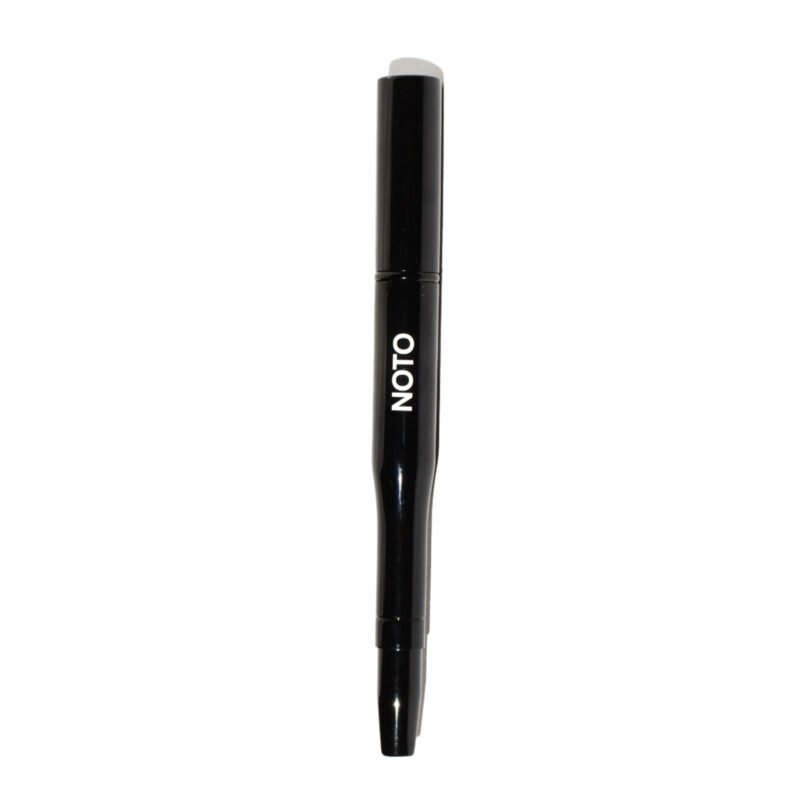 NOTO Duo Brush for lips and cheeks is retractable and comes with a cap and cover, making it the perfect brush for your purse or bag, keeping things clean.