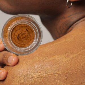 NOTO Botanics Resurface Scrub is the ultimate scrub for face and body exfoliation, revealing silky soft smooth skin.