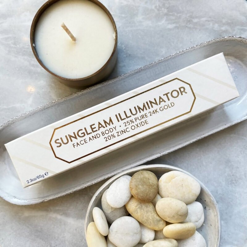 Jao Brand SunGleam Illuminator, a mineral highlighter to illuminate face and body.