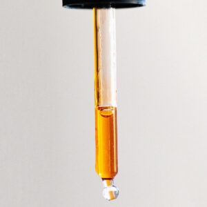 Maya Chia The Super Couple is an antioxidant-rich serum facial oil to combat dull, tired, aging skin.