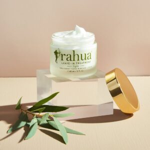 Rahua Leave-In Treatment Light is a leave-in moisturizing treatment to smooth frizz and protect hair from heat styling.