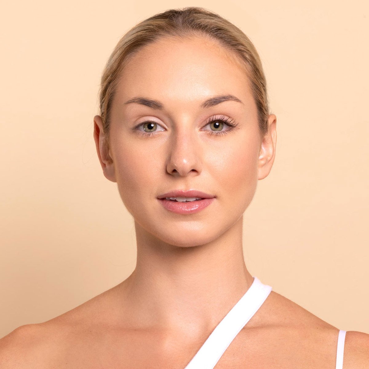 Shop TOK Beauty Mascara at Inspire Beauty for fuller and longer looking eye lashes.