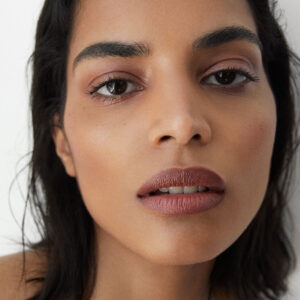 Manasi 7 All Over Colour Chamoisee earthy neutral hue for lips, cheeks and eyes expresses modernism and subtleness.