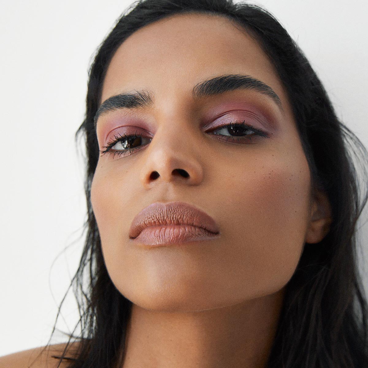 Manasi 7 All Over Colour Dianthus is a medium rosy pink lip, cheek and eye colour that is feminine and fresh.