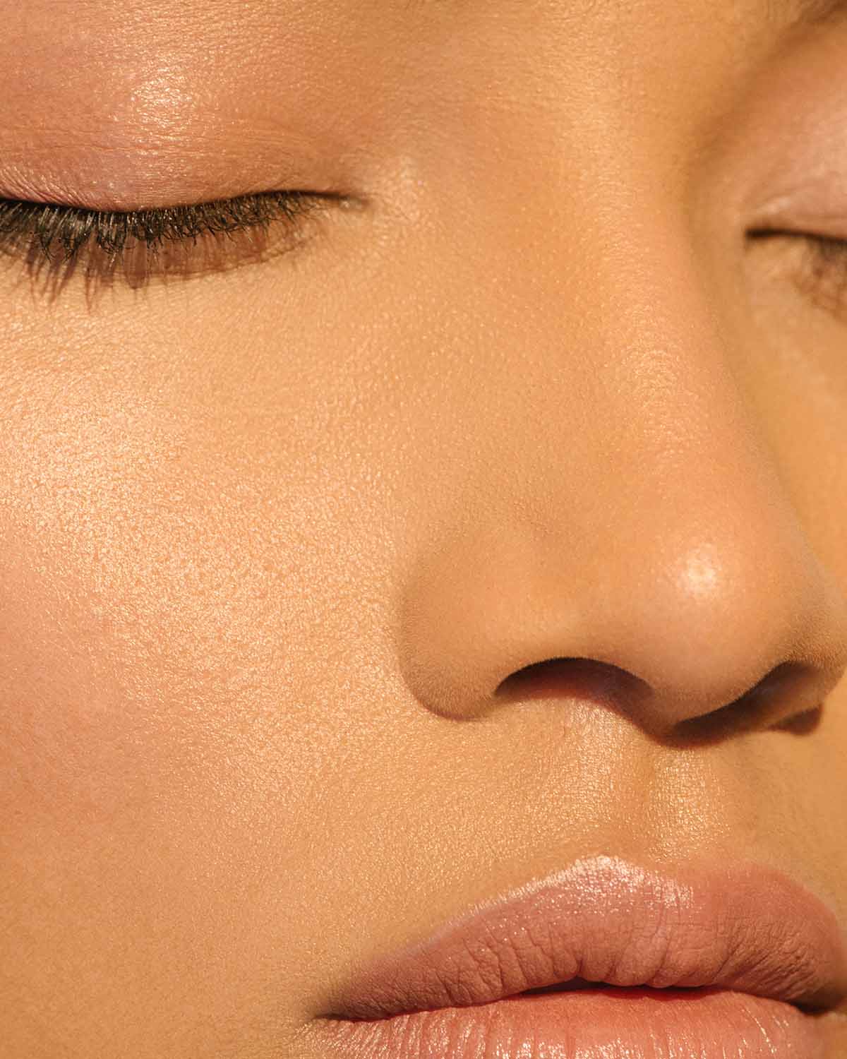 Manasi 7 Skin Enhancer Sarcoline is a warm light to medium shade that can be used as a foundation, skin tint or concealer.