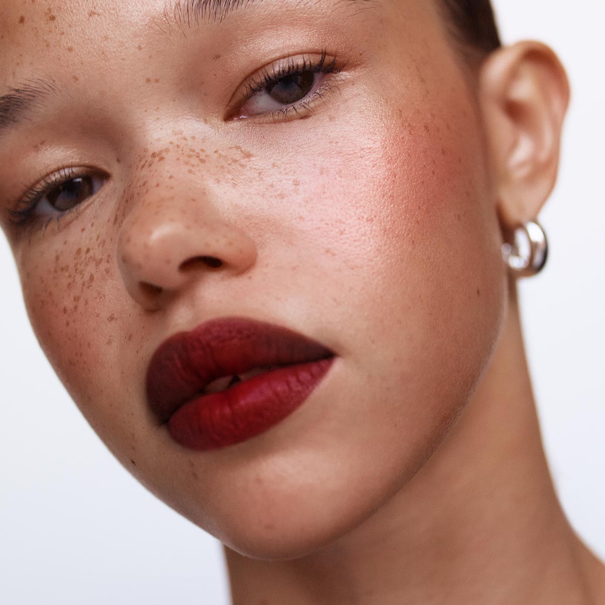 Manasi 7 Pacaya All Over Colour is inspired by the Scandinavian just-bitten look of naturally stained lips and cheeks.