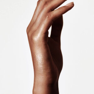 Manasi 7 Kaito All Over Shine is a beautiful pearly shade that is a touch more subtle than a regular iridescent.