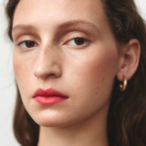 Manasi 7 Custom Contour Duo are designed to be worn independently or combined to add warmth and depth to the skin.