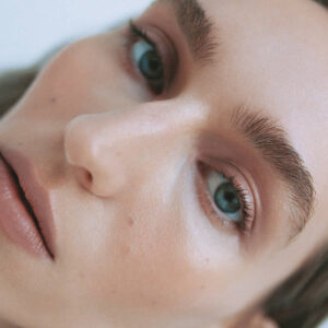 Manasi 7 Ukiyo Eye And Lip Definer is a light brown shade with neutral undertones.