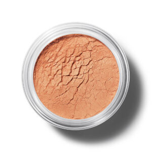 Manasi 7 Silk Glow Powder is a sheer illuminating loose bronzing powder for a sun kissed glow.