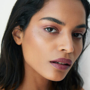 Manasi 7 Skin Enhancer Beechwood has a hint of golden undertones that makes this shade melt into almost any medium to dark skin tone.