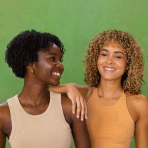 Innersense I Create Curl Memory is a hydrating styling gelee for long lasting curls.