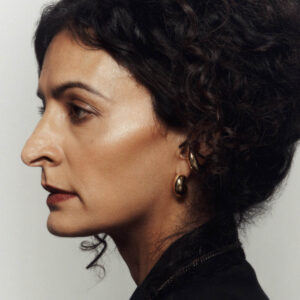 19/99 Cream Contour Stick Tea.