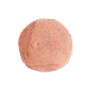 19/99 Cream Highlight Stick Miele is a golden nectar toned cream highlighter that captures natural light on the face to create a radiant finish.