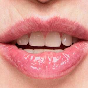 19/99 Beauty Lip Ointment Hydrating Treatment.