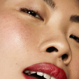 19/99 Beauty High Shine Gloss can be used on the lips, cheeks and eyes for weightless shine.