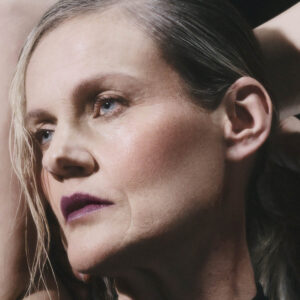 19/99 Water Colour Tint in shade Parna on the cheeks.