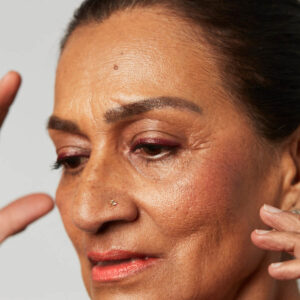 19/99 Precision Colour Pencil Bor lining the eyes.