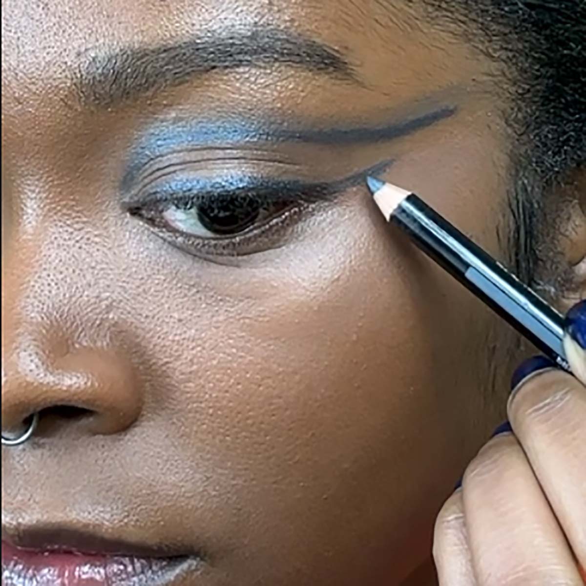 19/99 Beauty Precision Colour Pencil in shade Vas.