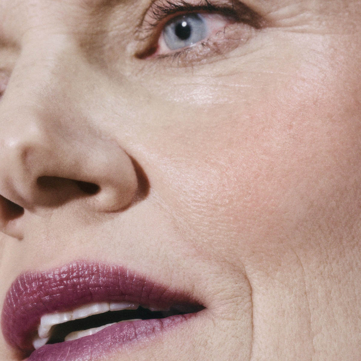 19/99 Beauty Water Colour Tint Tinta on lips.