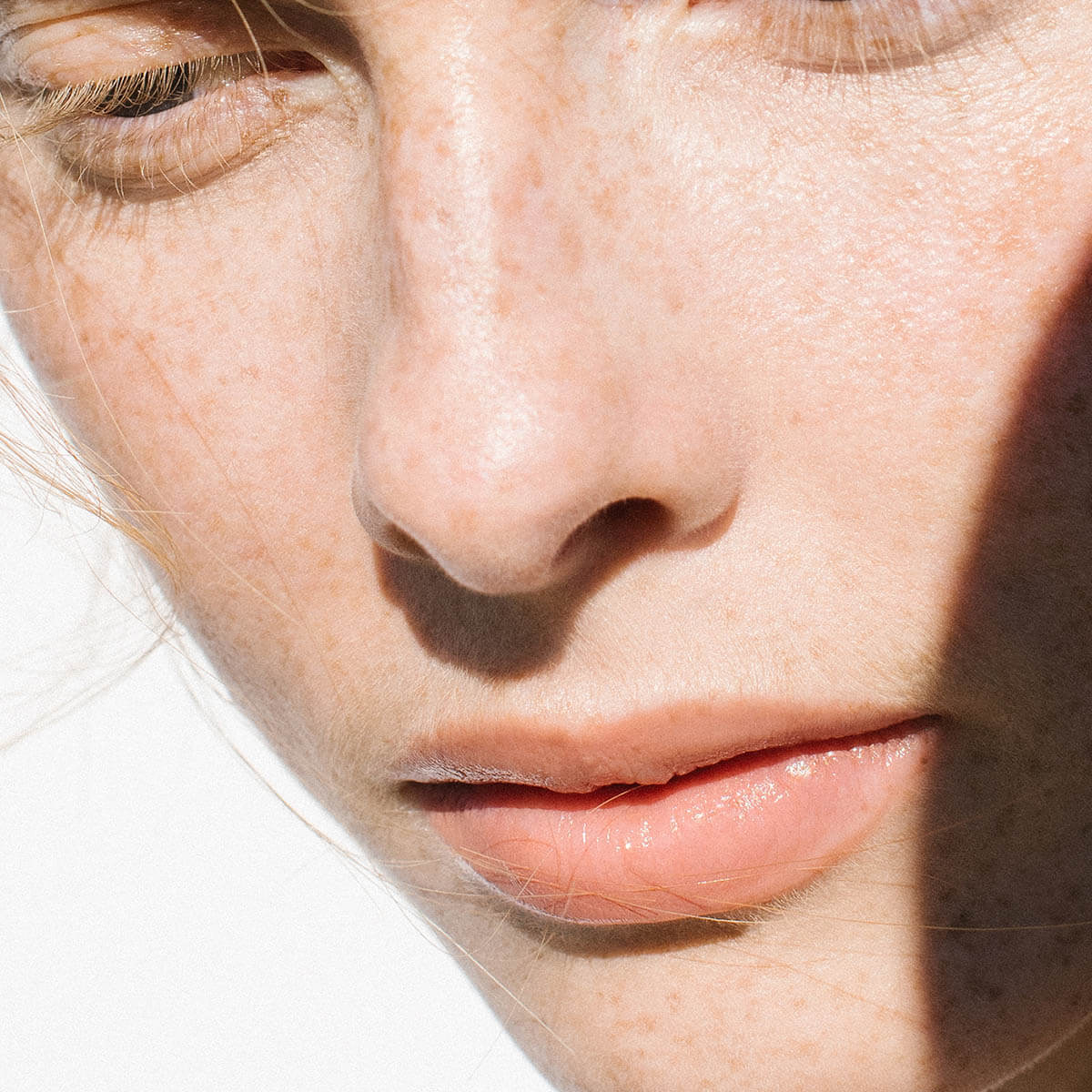 Manasi 7 All Over Colour Densuke a warm peachy coral colour that instantly brightens the face.