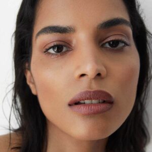 You can use Manasi 7 Kobicha All Over Colour as a cream bronzer without shimmer or a contour cream to define your features.