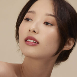 Henne Organics Luxury Lip Tint Blissful is a raspberry tint, reminiscent of the delightful stain left after enjoying a berry sorbet.