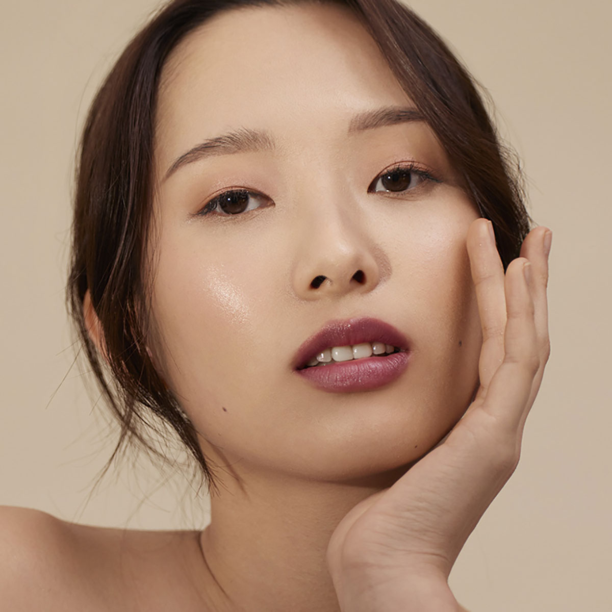 Henne Organics Luxury Lip Tint Muse is a sultry berry mauve with just the right hint of mystery.