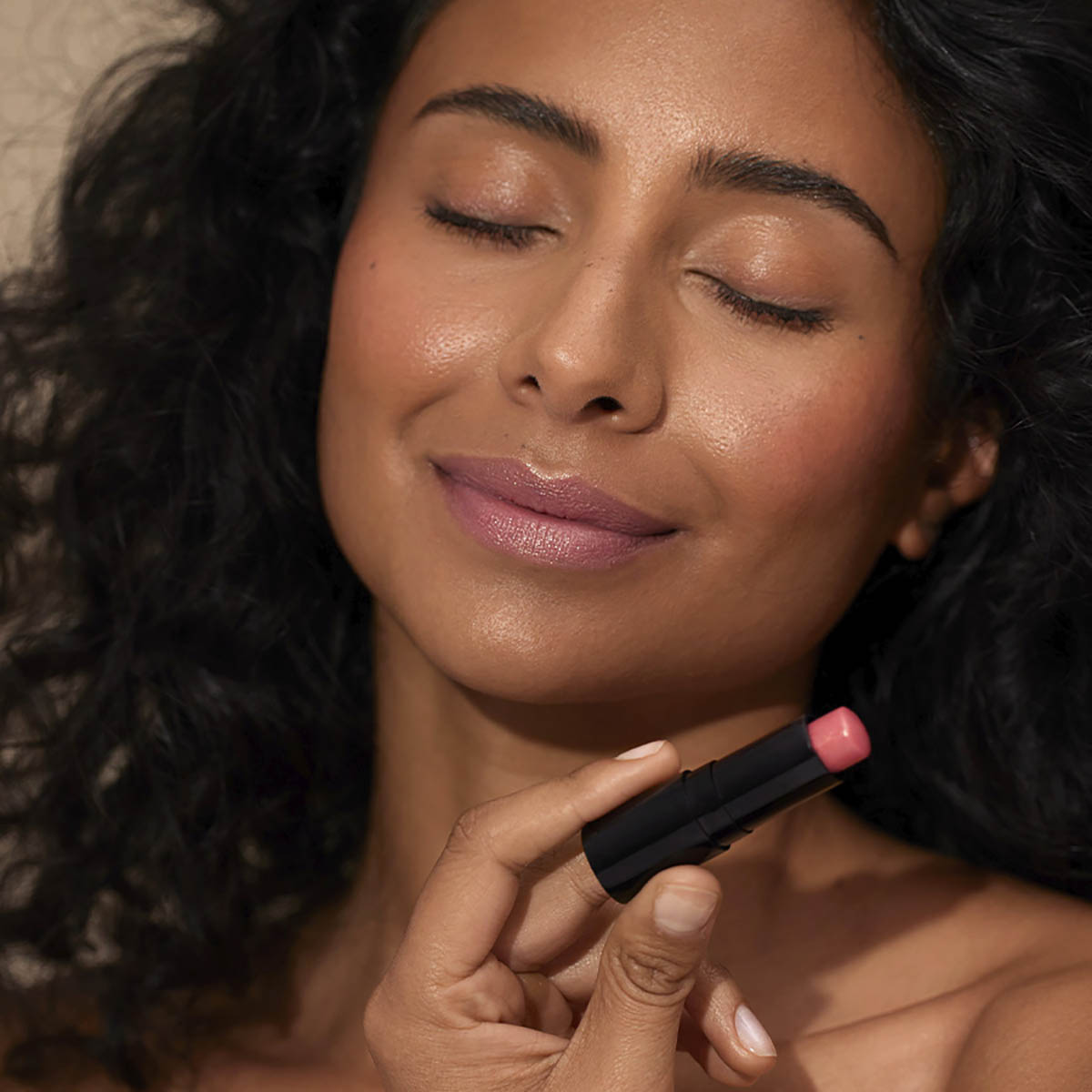 Henne Luxury Lip Tint Sunlit available at Inspire Beauty.