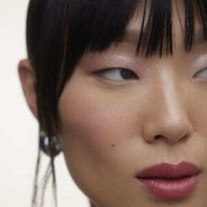 Wonderblush Rose Dore La Lumière Liquid Eyeshadow available at Inspire Beauty.