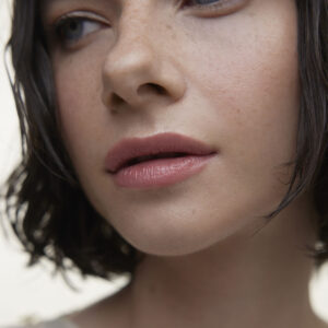 Wonderblush Petale Le Baume Tinted Lip Balm is a sheer, yet buildable rose petal pink that conditions lips with a beautiful pop of color.