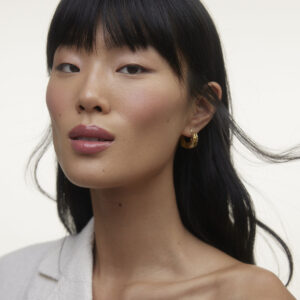 Wonderblush Pivoine Le Fard Blush lights up your natural glow all day long.