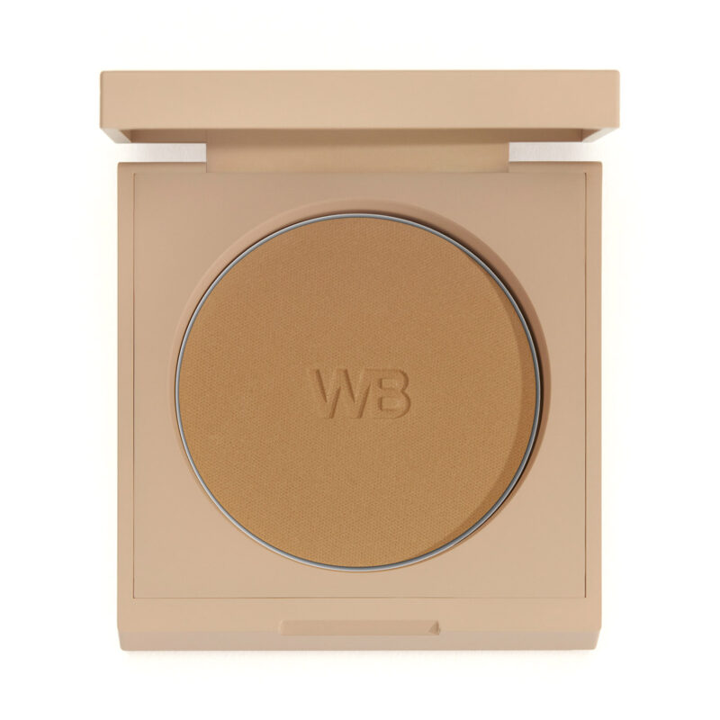 Wonderblush Le Hale Bronzing Powder Sable is a light bronzer for a sun-kissed look.