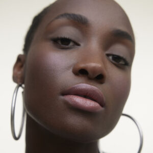 Wonderblush Le Rouge Lipstick Clafoutis is a buildable lipstick that offers full hydration and full coverage.