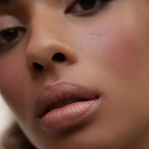 Wonderblush Praline Lipstick is a neutral pink nude lip color with a soft satin finish.