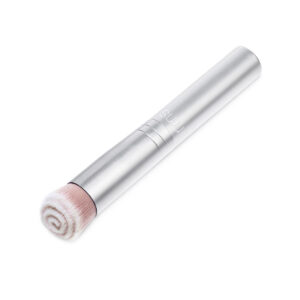 RMS Beauty Foundation Brush applies foundation and complexion makeup seamlessly.