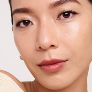 RMS ReEvolve Natural Finish Liquid Foundation shade 33