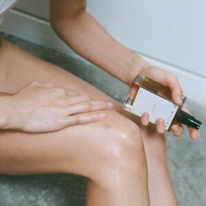 F. Miller Body Oil is a moisturizing body oil to nourish and smooth skin.