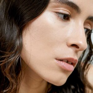 Use F. Miller Face Oil to Daily facial oil to balance, protect and glow.