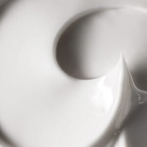 (M)anasi 7 Botanical Face Cream Furora is packed with bioactives and high-quality fermented and skin-calming ingredients.