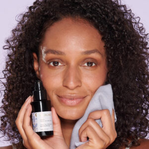 Willding Lumin Brightening Oil 100ml comes with an ultra soft organic washcloth.