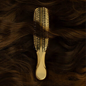 Maya Chia The Brush can be used on wet or dry hair to enhance volume and shine, and massage the scalp.