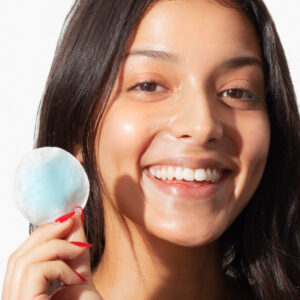 Odacité Blue Aura Micellar Cleansing Water effortlessly removes surface impurities and makeup.