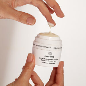 Odacité Edelweiss Extrême Eye Cream is a soft, velvety eye cream to sooth, nourish and soften the appearance of lines and wrinkles.