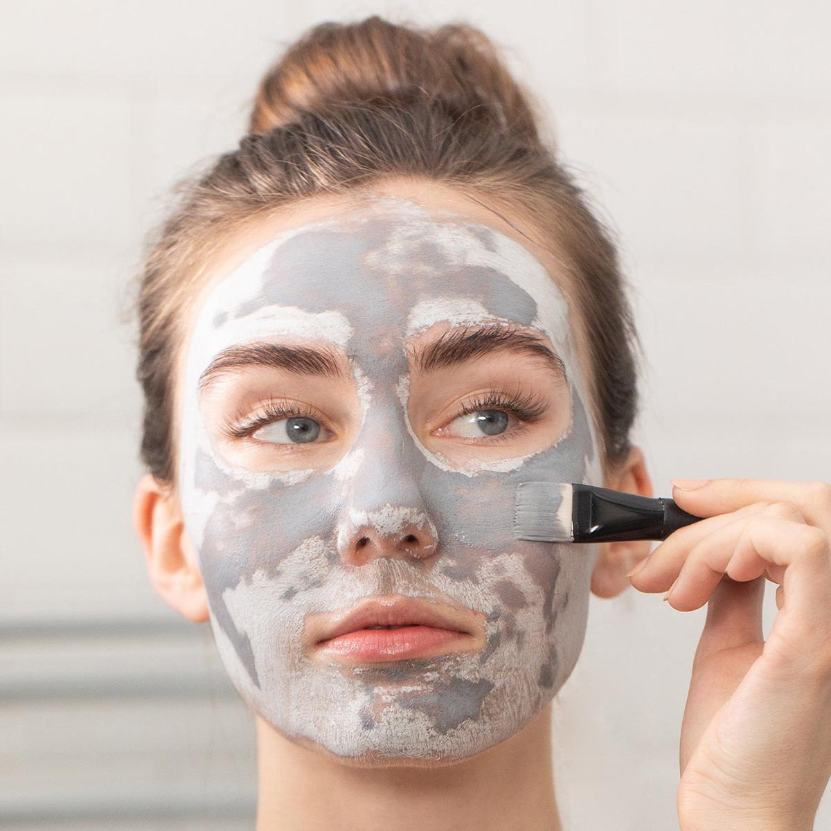 Odacité Synergie(4) 4-In-1 Powder Masque is a probiotic skin-perfecting 4-in-1 powder masque that synergistically pairs ingredients to deeply cleanse, peel, brighten and boost firmness.