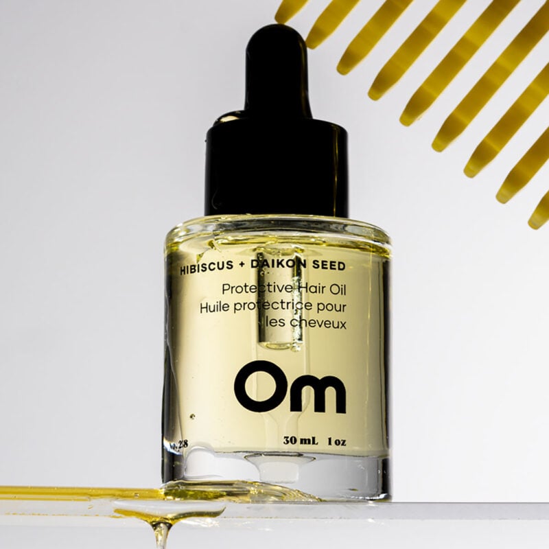 Om Organics Hibiscus + Daikon Seed Protective Hair Oil is a luxurious and nourishing hair oil that delivers weightless shine and touchable softness.