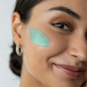 Om Organics Adaptogen + Copper Peptide Multitasking Radiance Mask is a potent, brightening and invigorating mask for clear, glass skin.