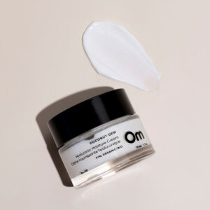 Om Organics Coconut Dew Hyaluronic Moisture Cream is a lightweight moisturizer that keeps skin soft, hydrated and supple.