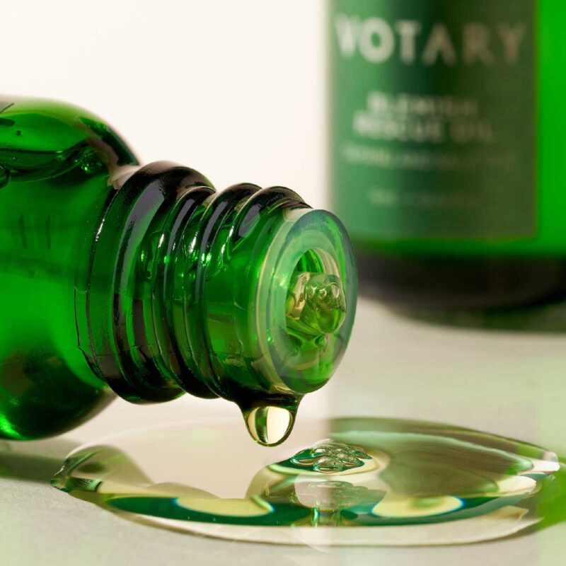 VOTARY Blemish Rescue Oil is salicylic acid and tamanu oil spot treatment to tackle pimples and clogged pores.